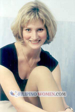 62770 - Elena Age: 34 - Russia