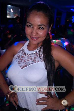 176819 - Laura Age: 39 - Colombia