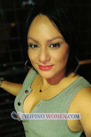 195143 - Alejandra Age: 41 - Costa Rica