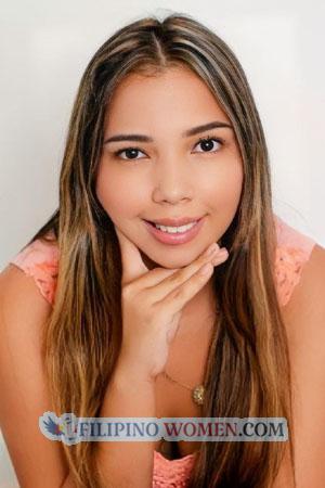 198003 - Yeraldin Age: 29 - Colombia