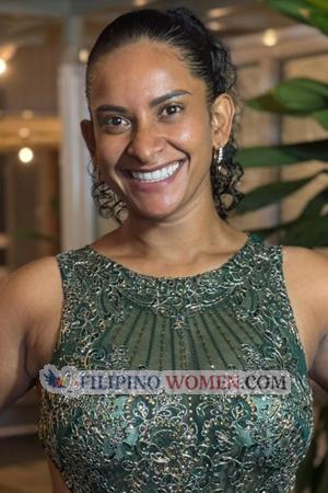 205243 - Daniela Age: 36 - Colombia