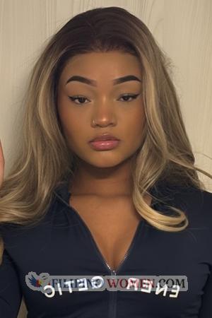 205910 - Geraldine Age: 26 - Colombia