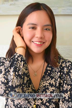 223038 - Alanis Age: 22 - Peru